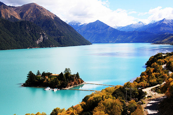 情緣藏地，原野探秘，拉薩，巴松措，新措徒步，魯朗林海田園風光，雅魯藏布大峽谷，納木措環湖，圣象天門，三生石，月牙灣8晚9日游