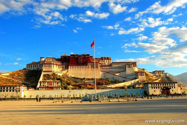 布達拉宮旅游