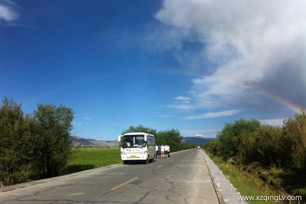 西藏跟團游玩還是自由行